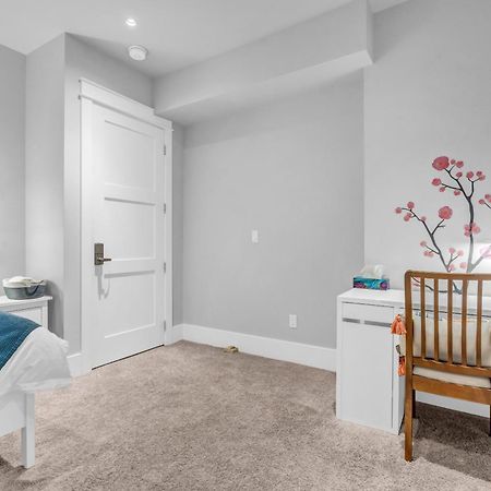 Vancouver West Cozy Retreat By Host Launch Εξωτερικό φωτογραφία
